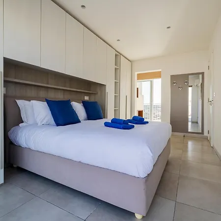 Bright And Spacious Penthouse, Large Terrace By Buena Vista Apartment Msida