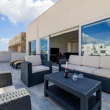 Bright And Spacious Penthouse, Large Terrace By Buena Vista Msida